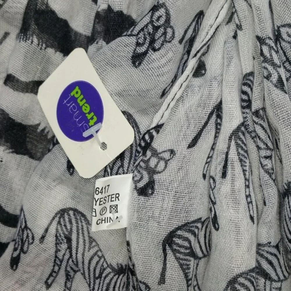 American Eagle Outfitters Chunky Gray Winter Scarf
